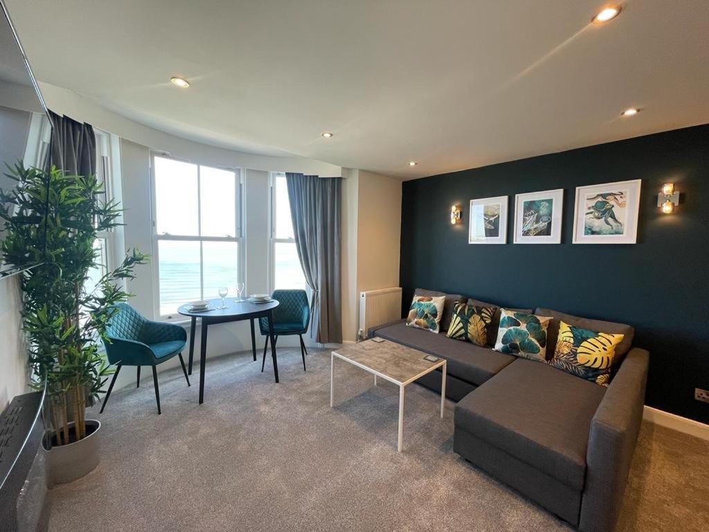 The Marlborough Sea View Apartment *